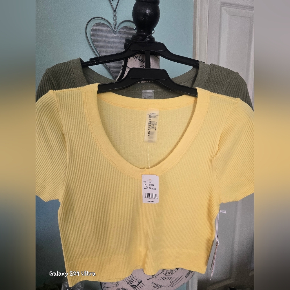 💲Onestepup 2pk Crop Tops Olive Tree/Popcorn NWT Sz L/XL